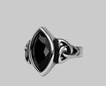 Anillo de acero inoxidable nudo de bruja con brillantes