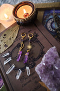 Pendientes Desparejos de Cuarzo con Luna y Estrella dorado y violeta de Nebula x Craft