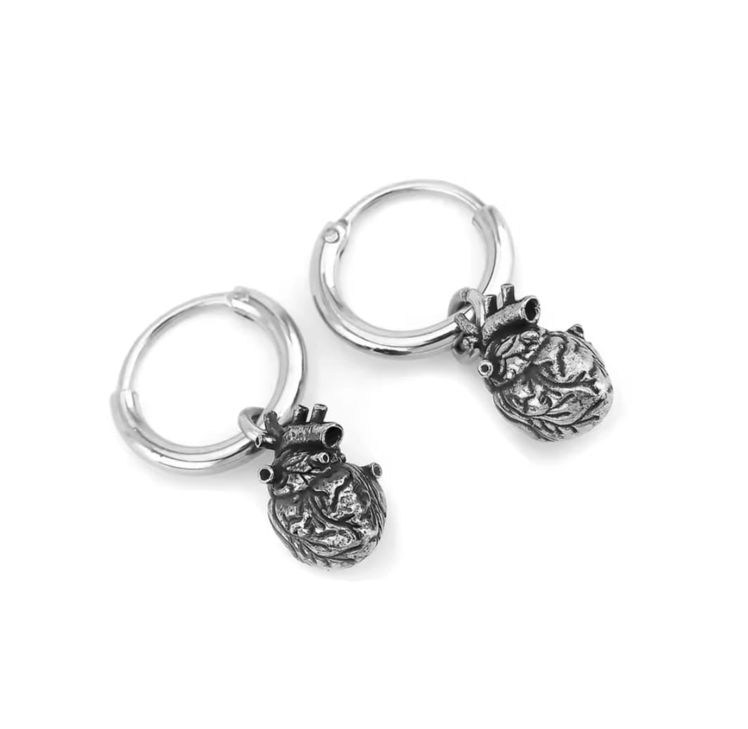 Pendientes de corazón realista