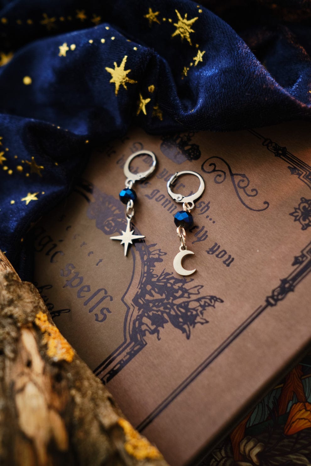 Pendientes Celestiales. Color plateado y azul de Nebula x Craft