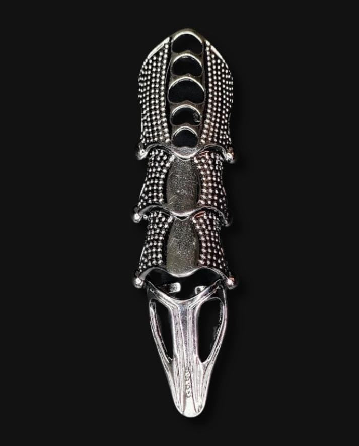 Anillo Articulado Adaptable que cubre falange entera con detalles de corazones