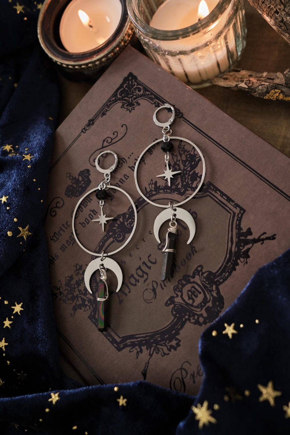 Pendientes Luna y Estrella con Cuarzo. Color plateado y negro de Nebula x Craft