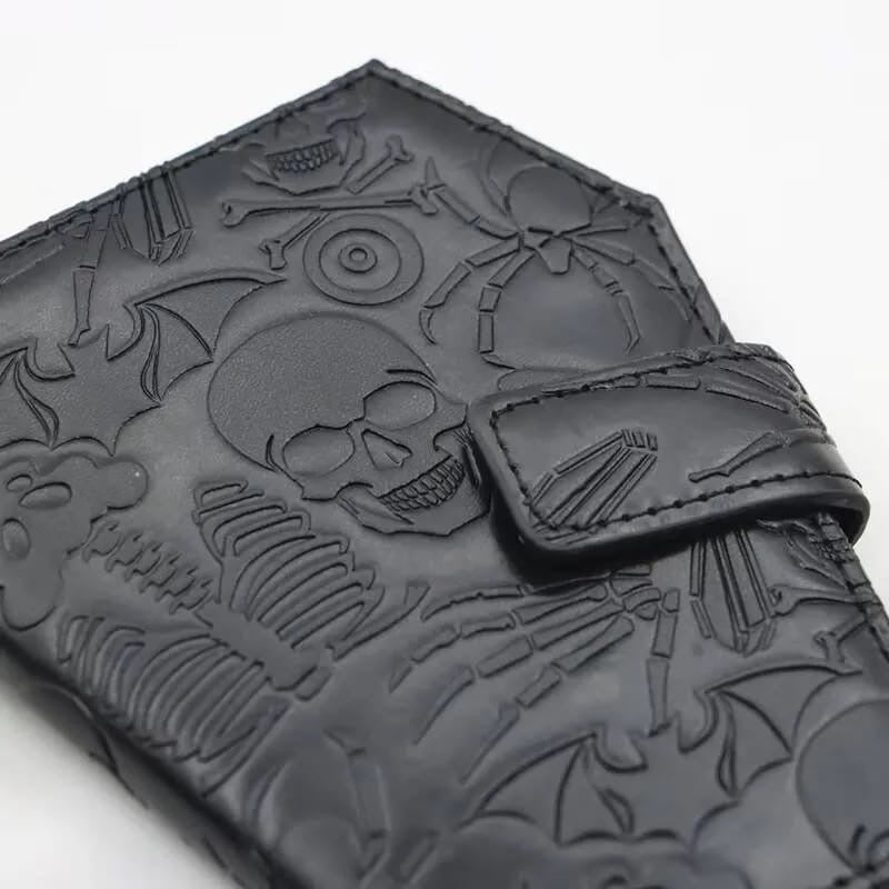 Cartera de ataúd con estampado gótico en relieve