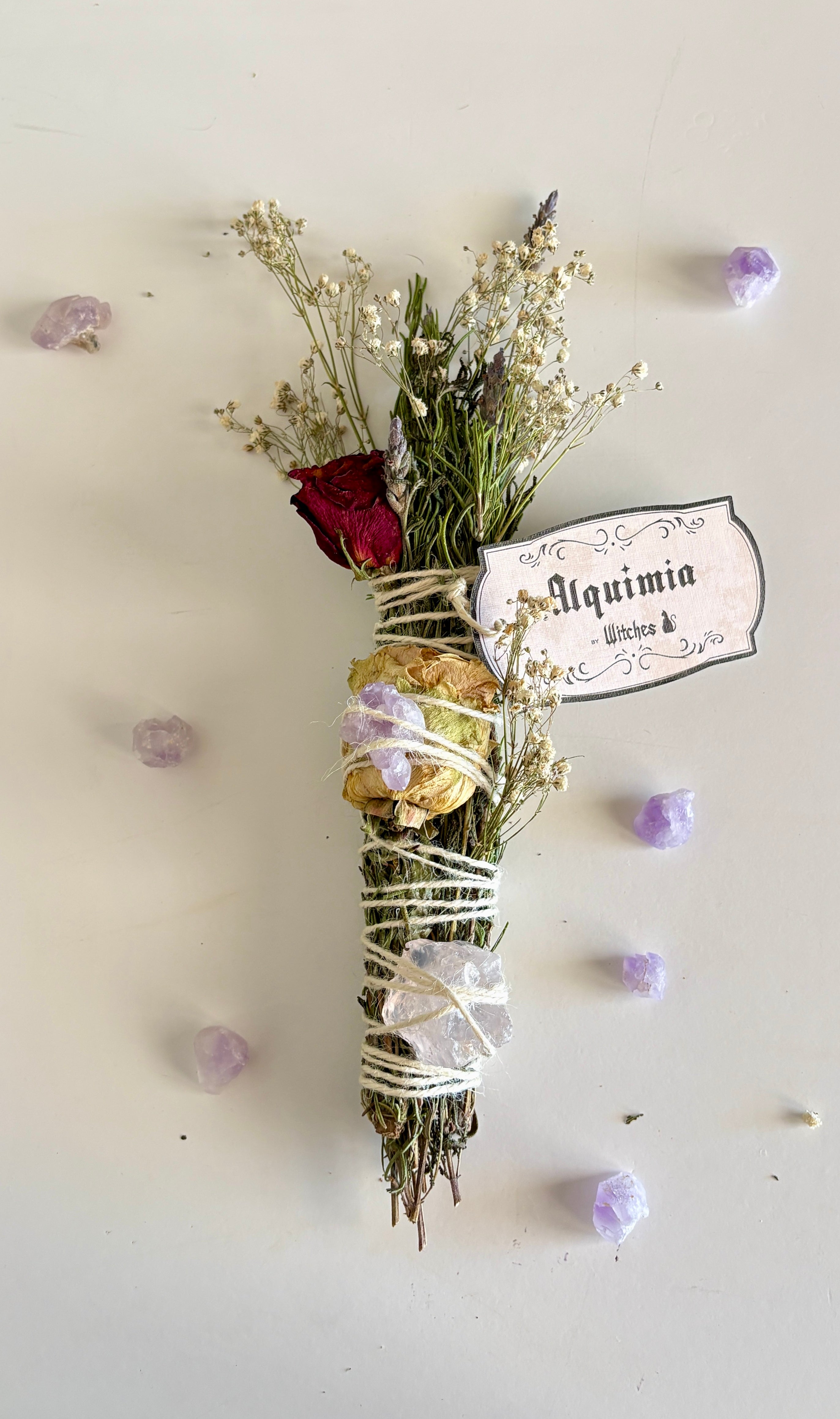 Sahumerio de Lavanda, Romero, Rosa Roja y Rosa Blanca con cuarzo rosa y amatista