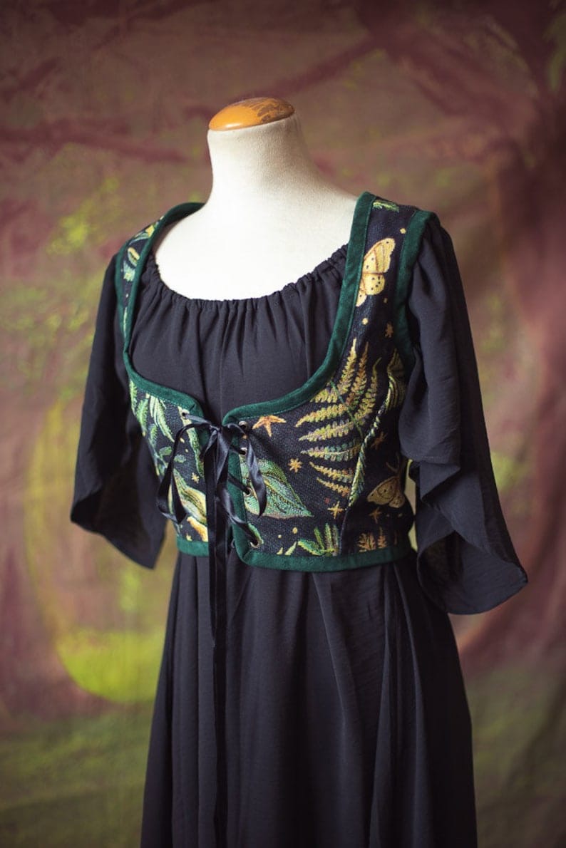 Corsé estilo cottagecore con cuerpo renacentista y diseño de mariposas de Costurero Real