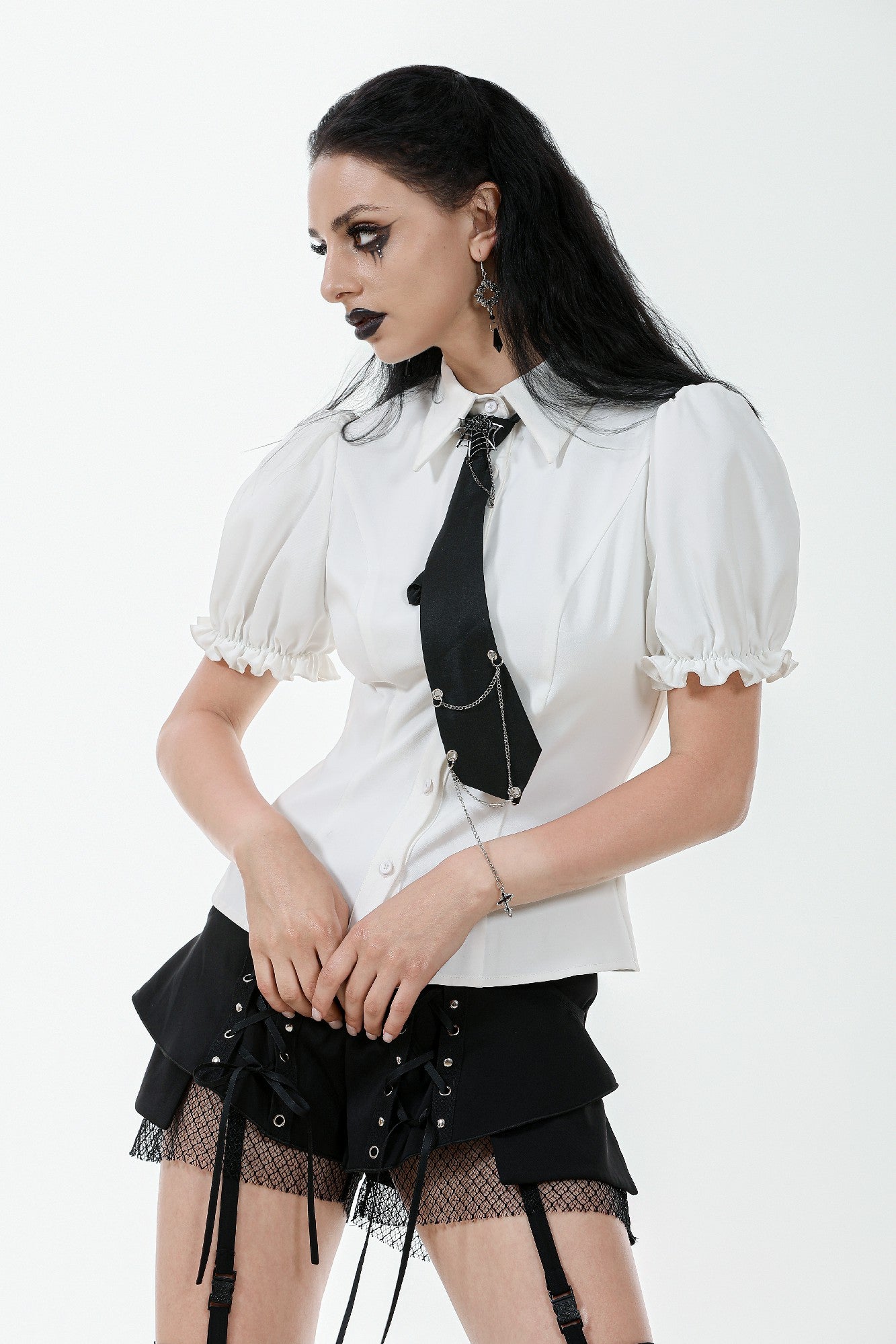 Corbata punk con eslabones de cadena