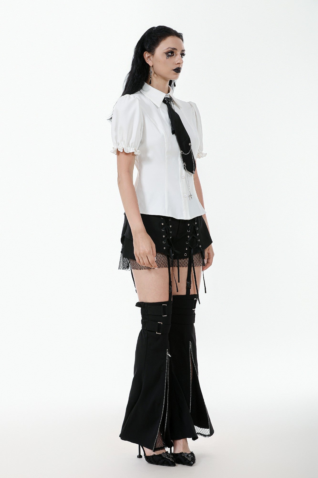 Corbata punk con eslabones de cadena