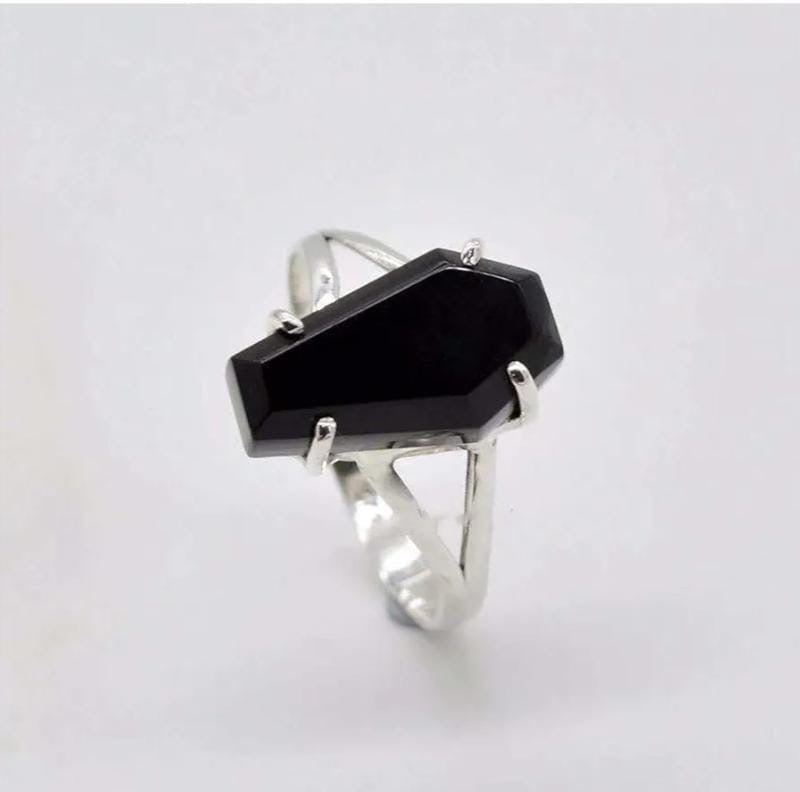 Anillo forma de ataúd