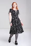 Vestido midi Stitches de Hell Bunny