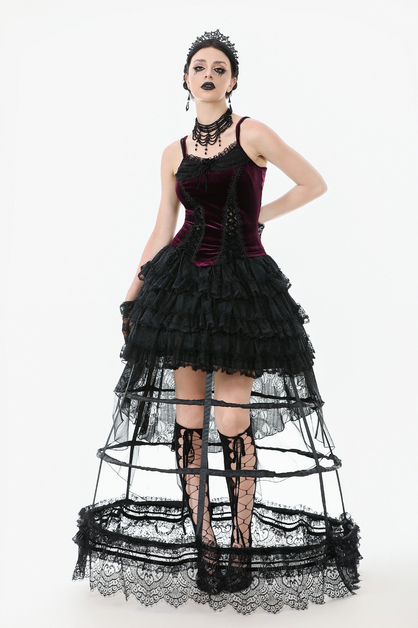 Top gótico de terciopelo burdeos con lazo de cinta y cordones en los laterales